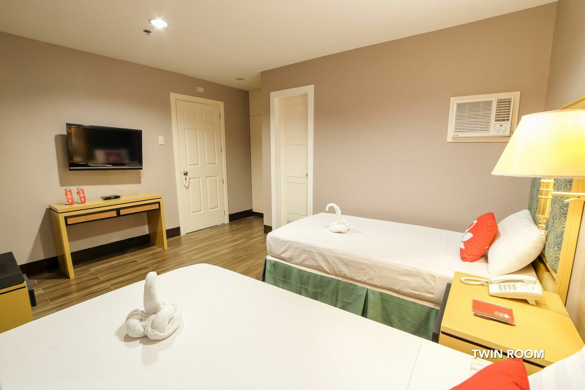 Zen Rooms Del Pilar Malate Manila Exterior photo